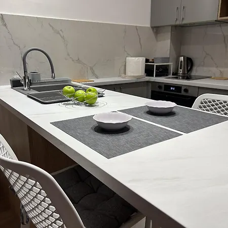 V Park Lux Apartament *